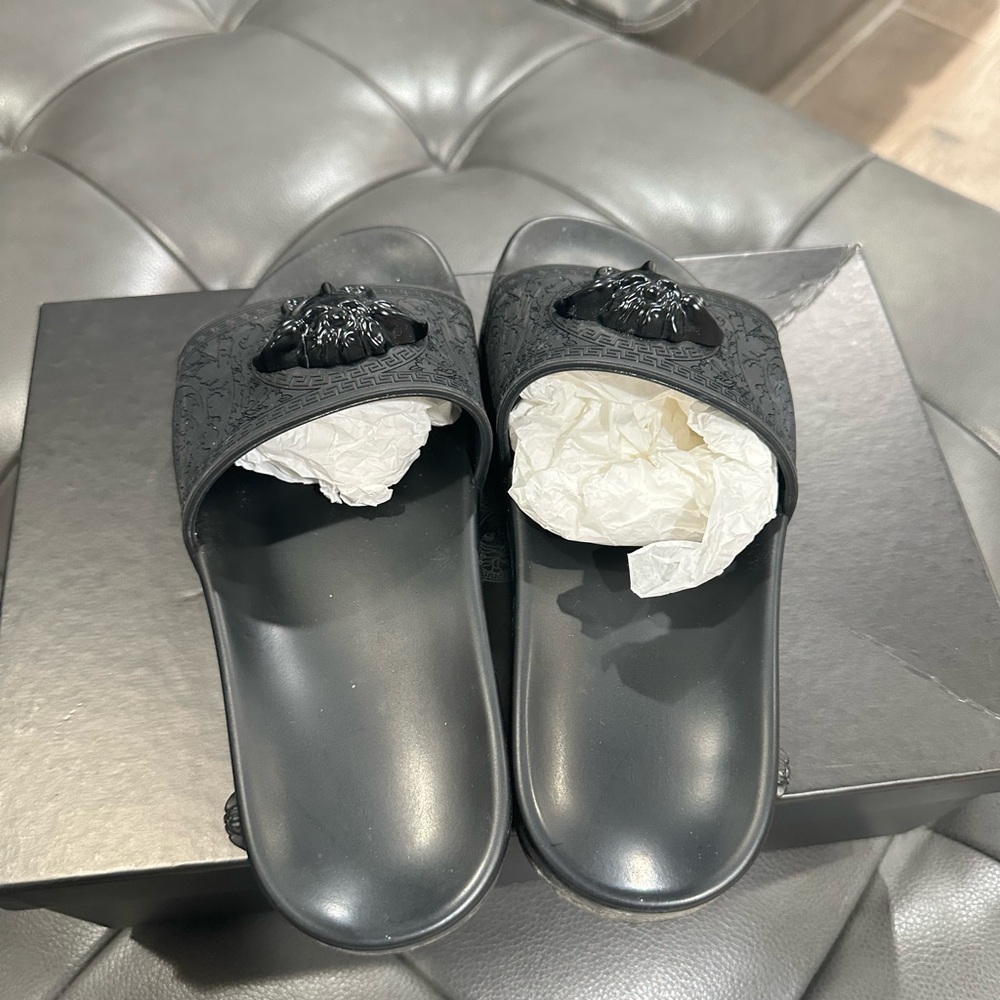 Versace Slides - Picture 4 of 4